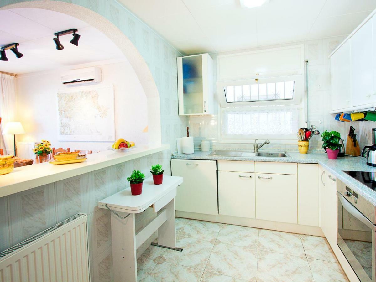 Holiday Home Requesens Canal Empuriabrava Bagian luar foto